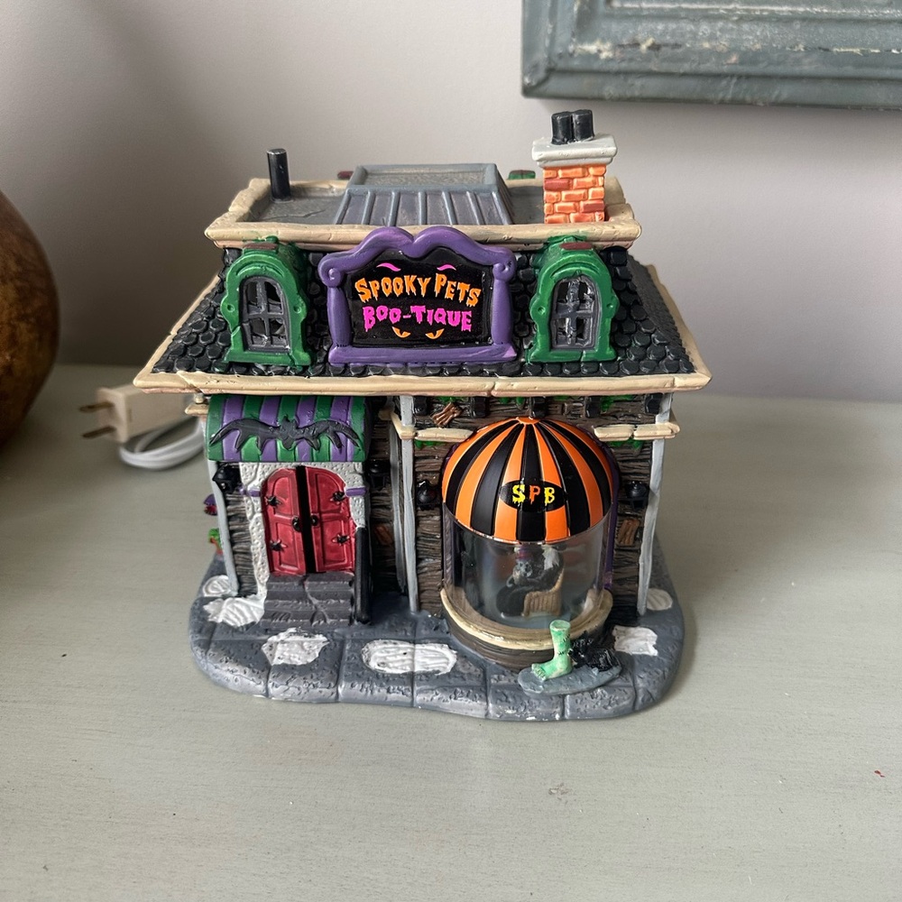 Halloween lemax spooky town spooky  pet boutique